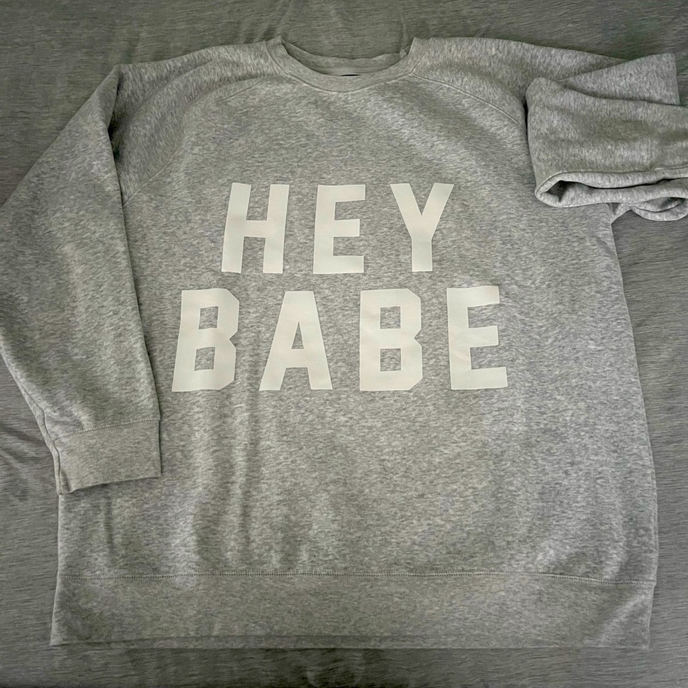 Brunette the Label - Hey Babe Oversided Crew Neck